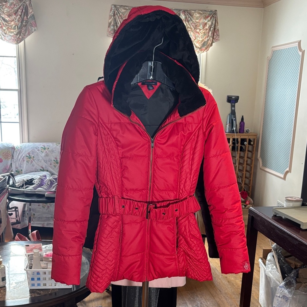 Tommy Hilfiger Red Hooded Puffer Jacket with stylish belt